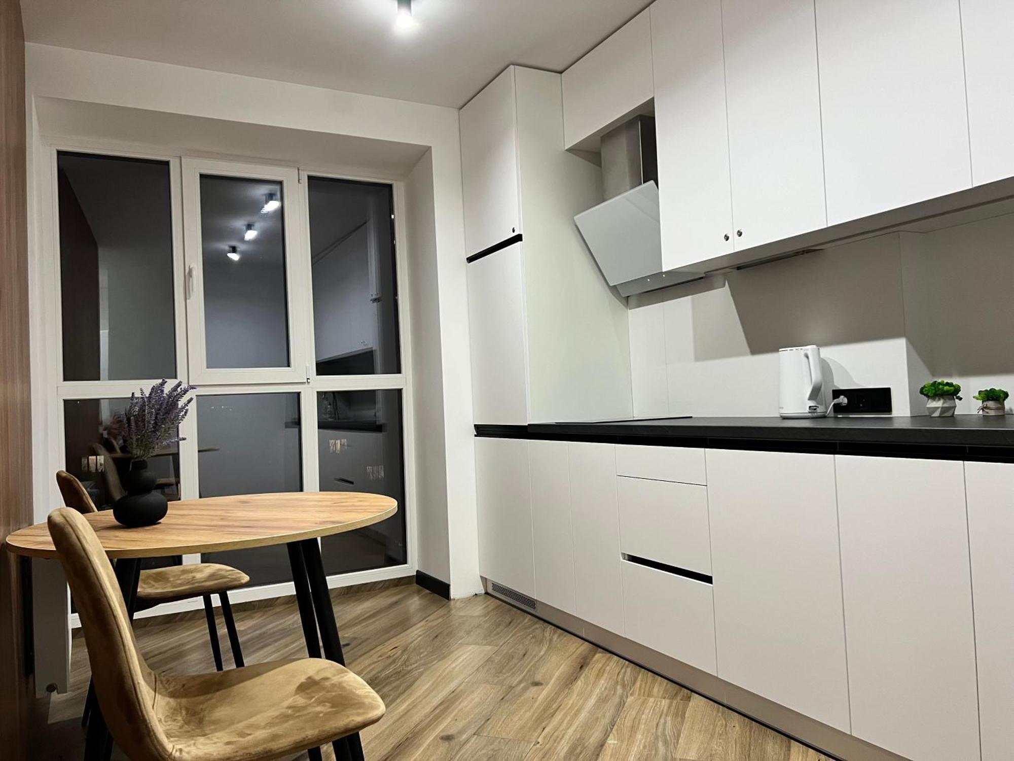 Люкс Апартаменти Район Автовокзалу В Жкарена Та Жк Great House Поблизу Обласноі Лікарні Rivne Exterior photo