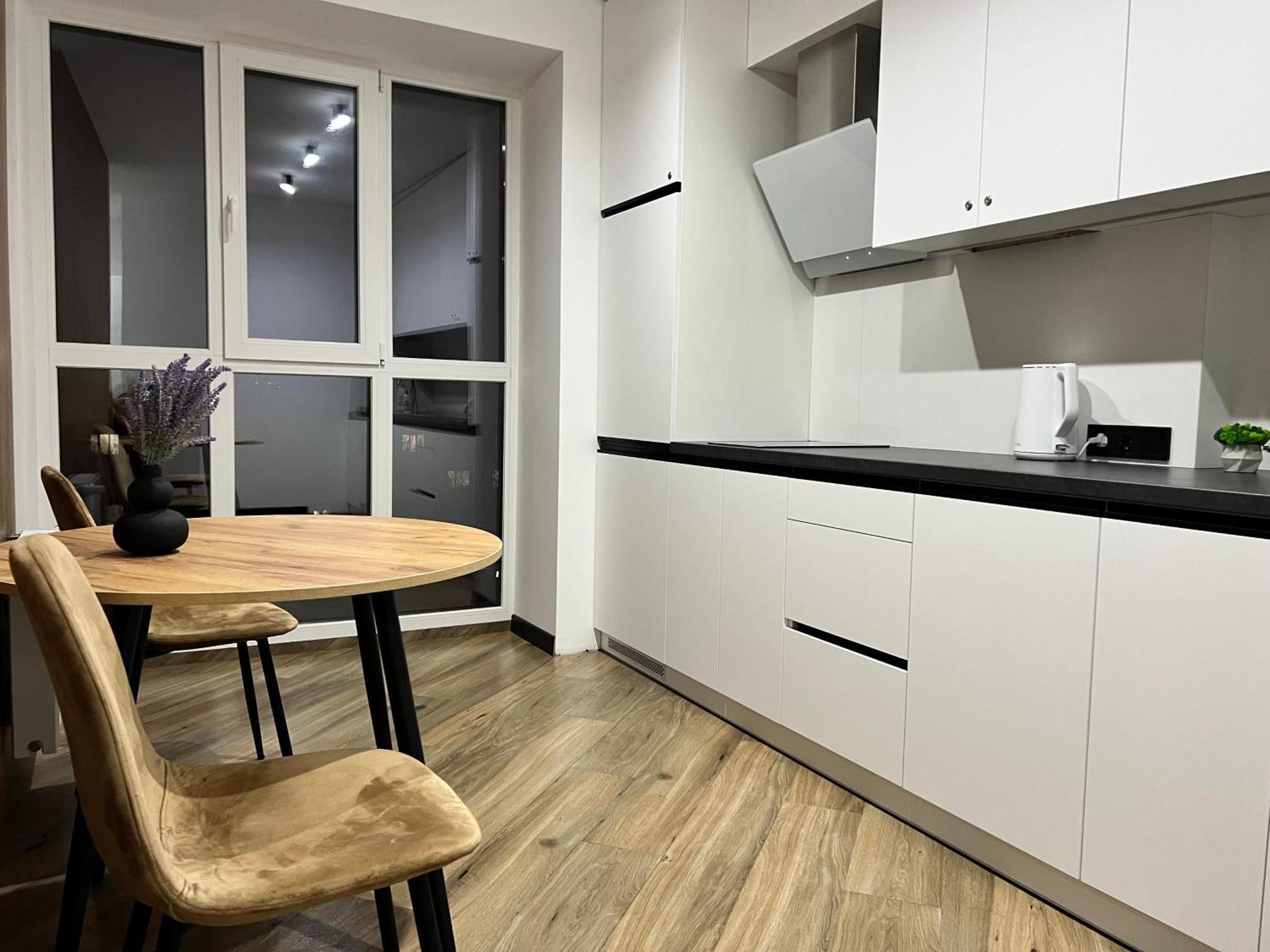 Люкс Апартаменти Район Автовокзалу В Жкарена Та Жк Great House Поблизу Обласноі Лікарні Rivne Exterior photo